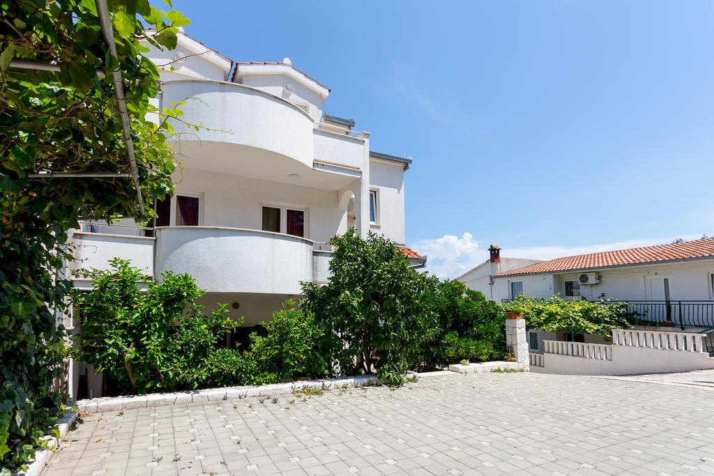 Apartments In Villa Top Trogir Exterior photo