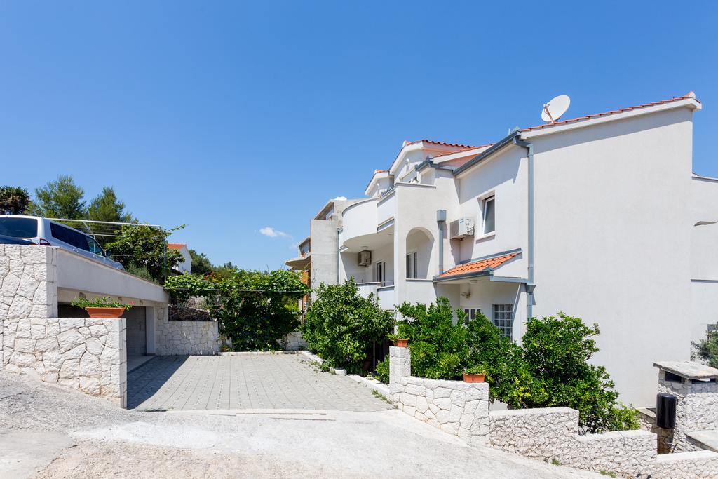 Apartments In Villa Top Trogir Exterior photo